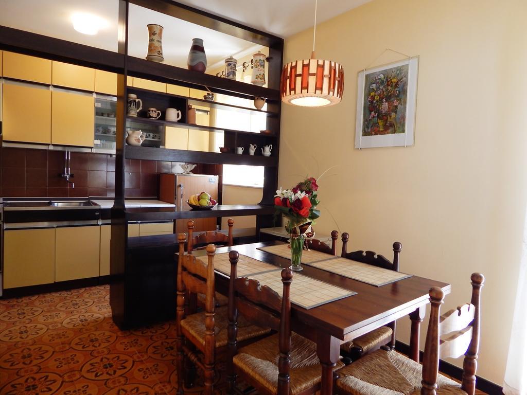 Villa Maristika Omis Bilik gambar